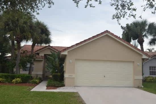 1090 W Lancewood Pl, Delray Beach
