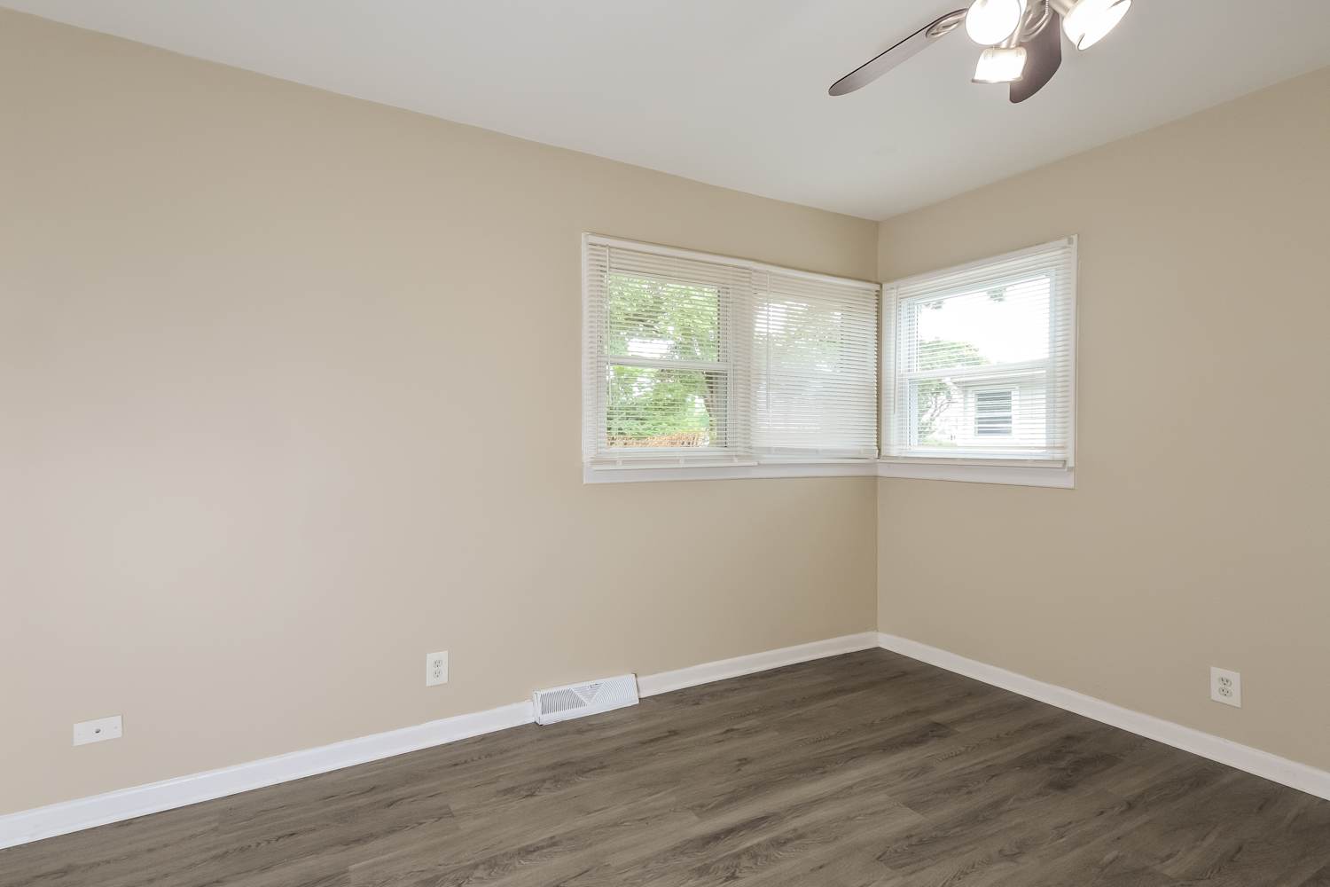 1227 S Lawler Ave Lombard photo 9