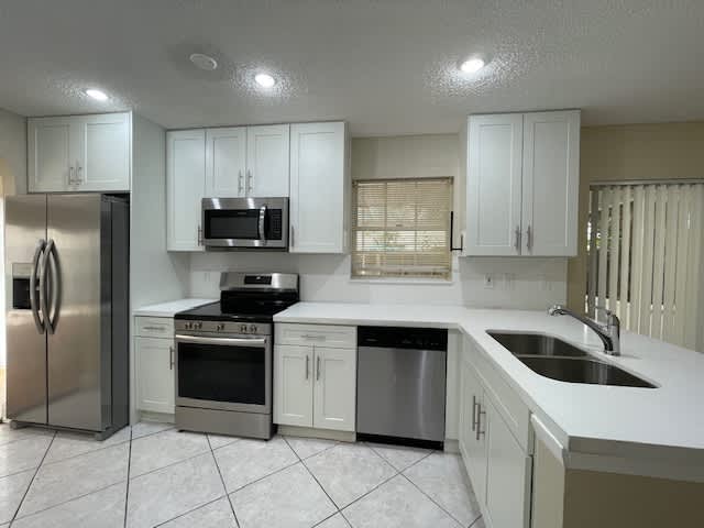 12684 SW 144th Ter Miami photo 9