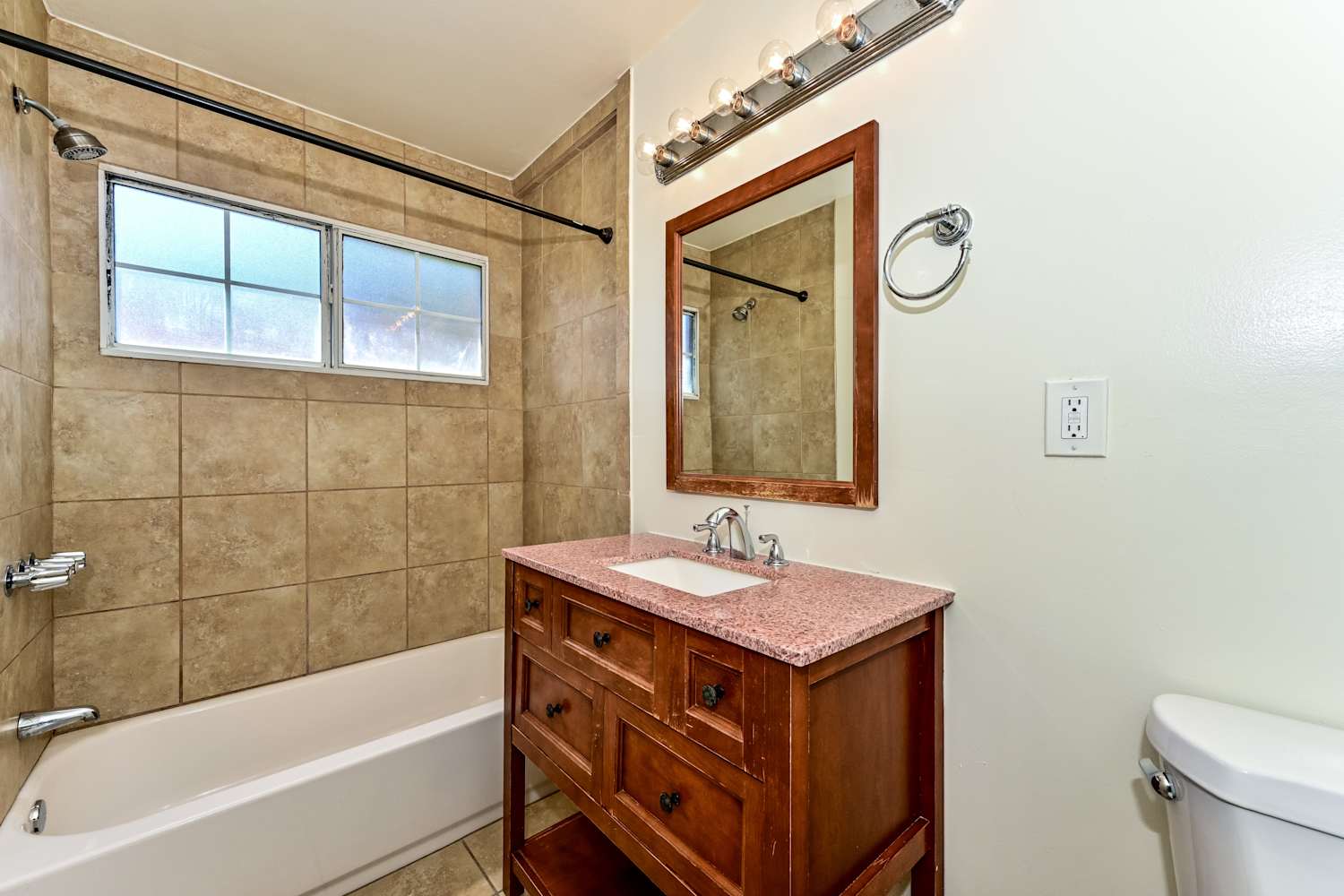 13425 Ebell St Van Nuys photo 14