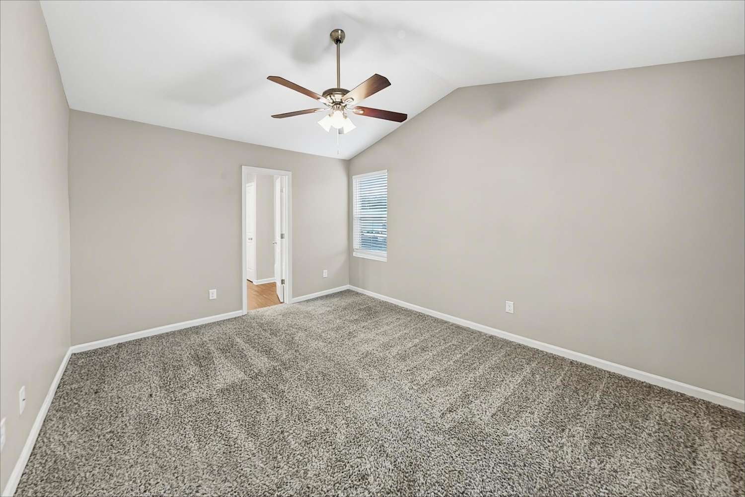 1357 Steven Dr Salisbury photo 10