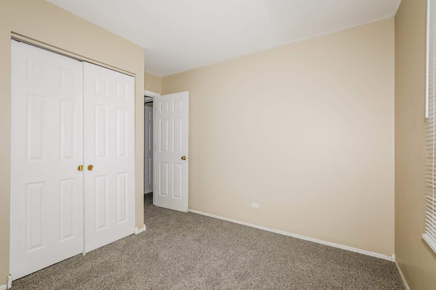 1381 Alberta Ct Glendale Heights photo 12