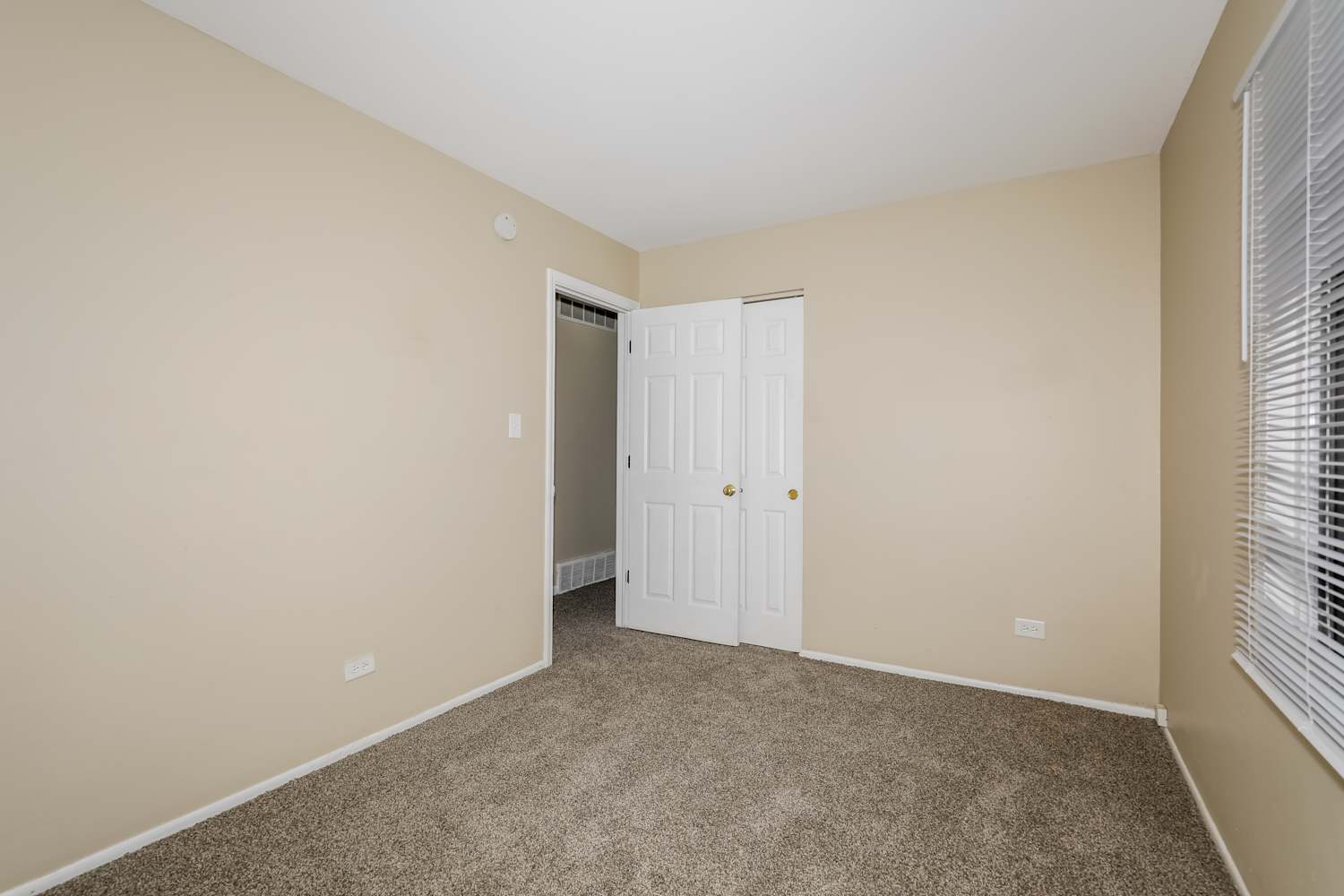 1381 Alberta Ct Glendale Heights photo 14