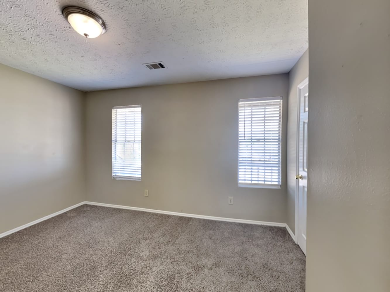 1600 Kennons Hill Ct Stone Mountain photo 14