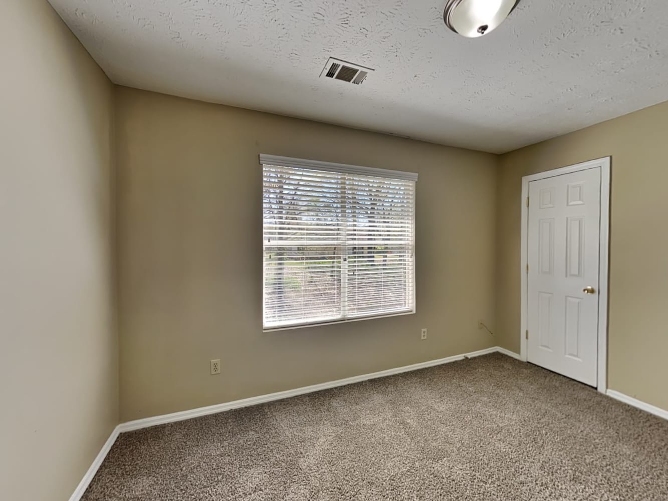 1600 Kennons Hill Ct Stone Mountain photo 12