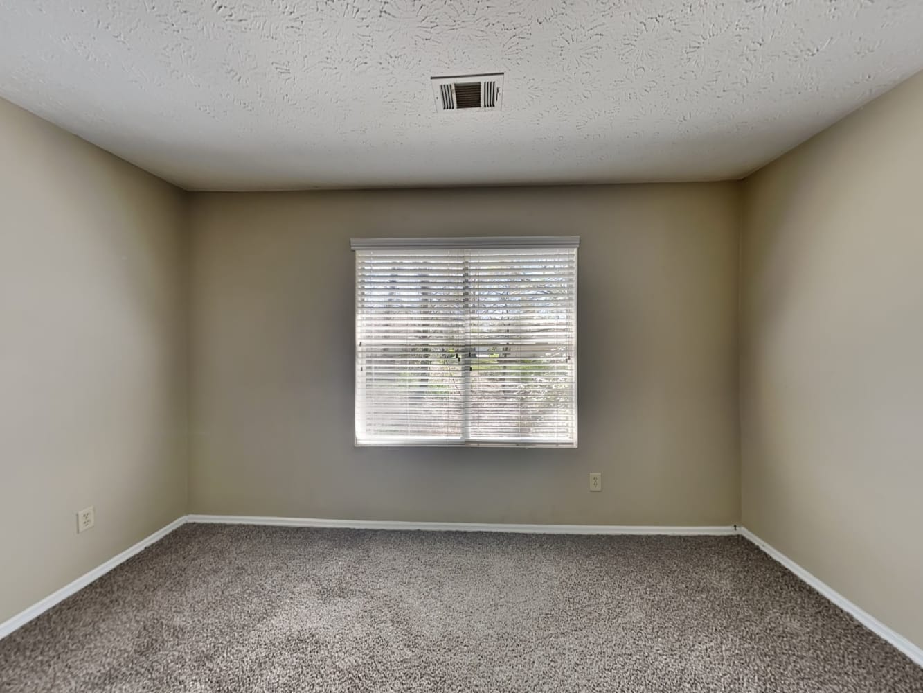 1600 Kennons Hill Ct Stone Mountain photo 10