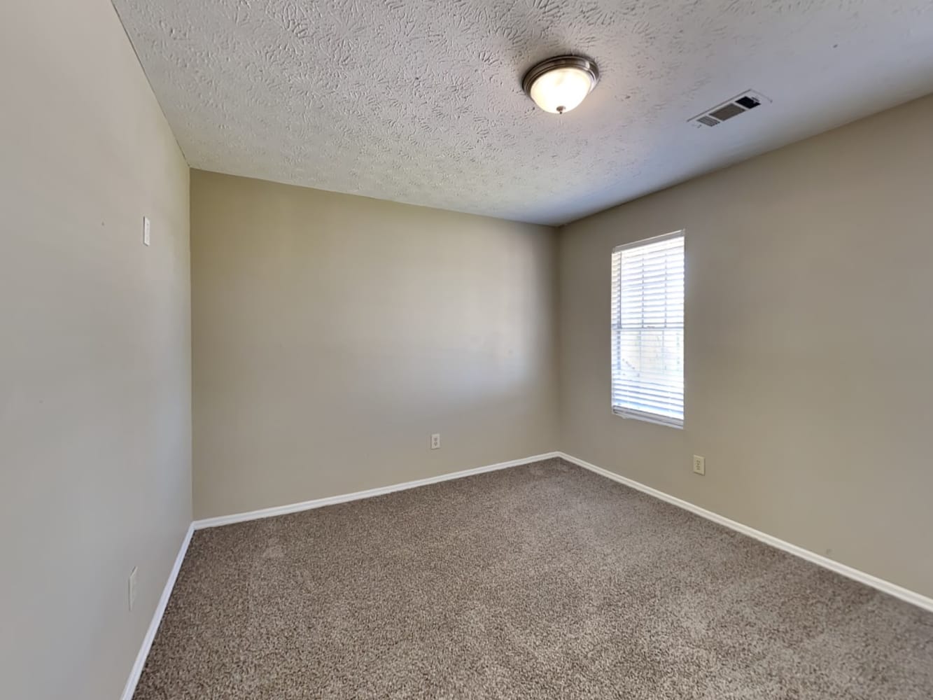 1600 Kennons Hill Ct Stone Mountain photo 15