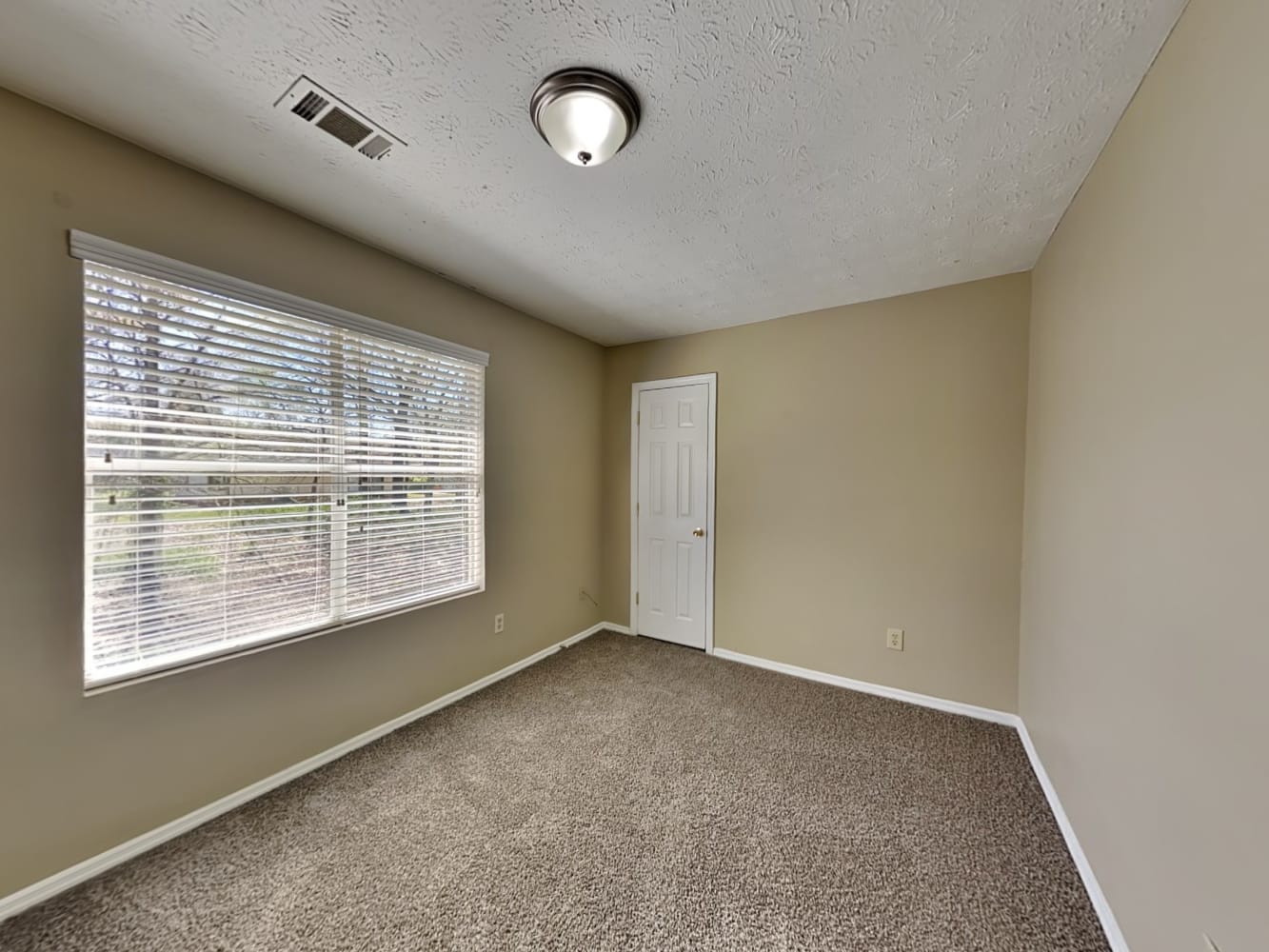 1600 Kennons Hill Ct Stone Mountain photo 13