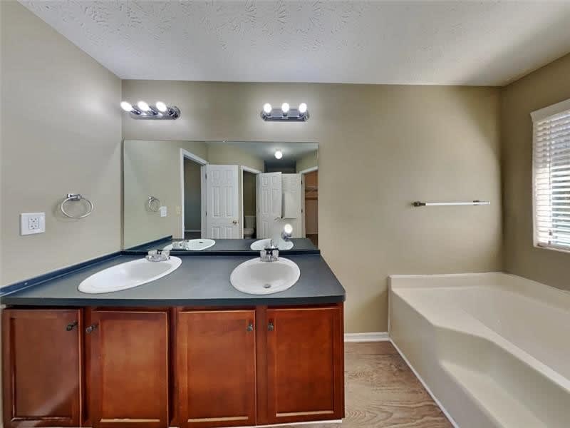 1600 Kennons Hill Ct Stone Mountain photo 17