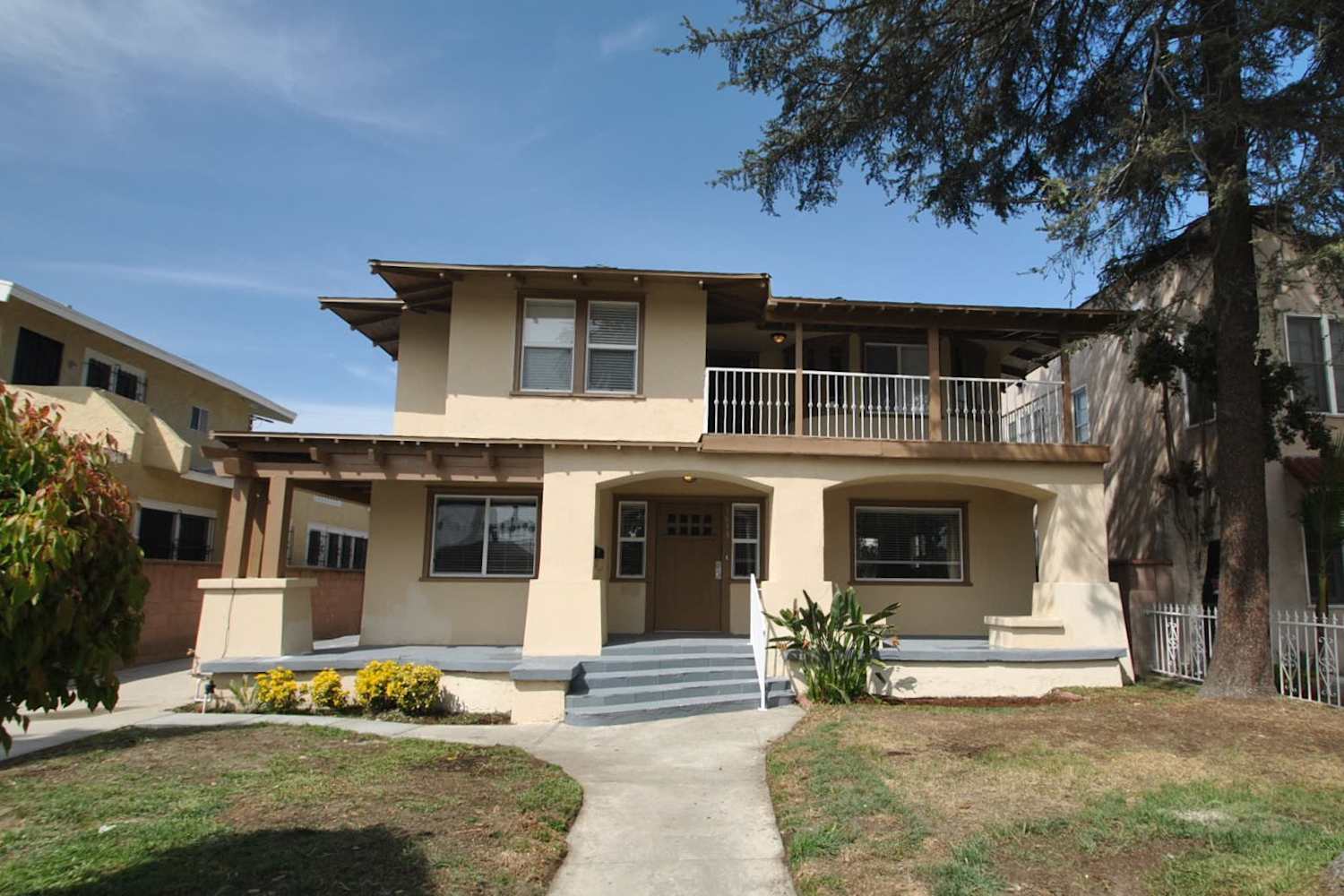 1613 W 49th St, Los Angeles