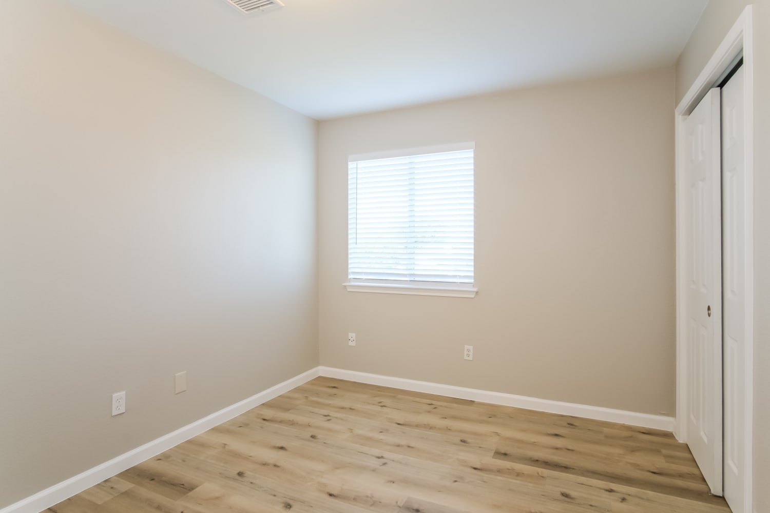 17801 Powder Creek Drive Manor photo 10