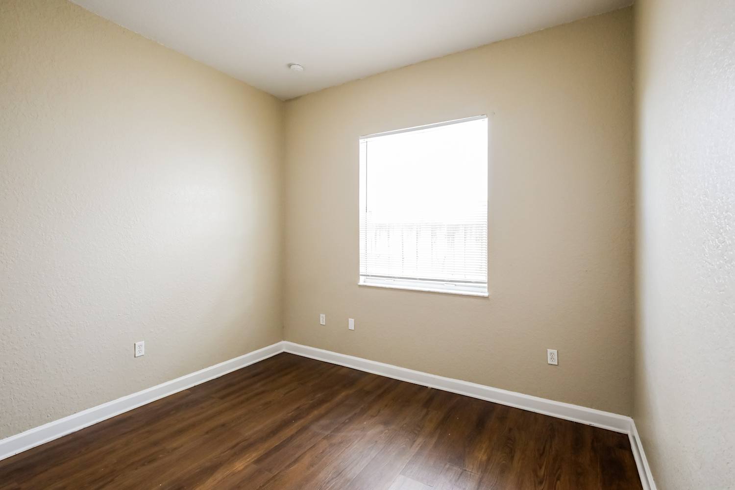 18301 NW 89th Ave Hialeah photo 11