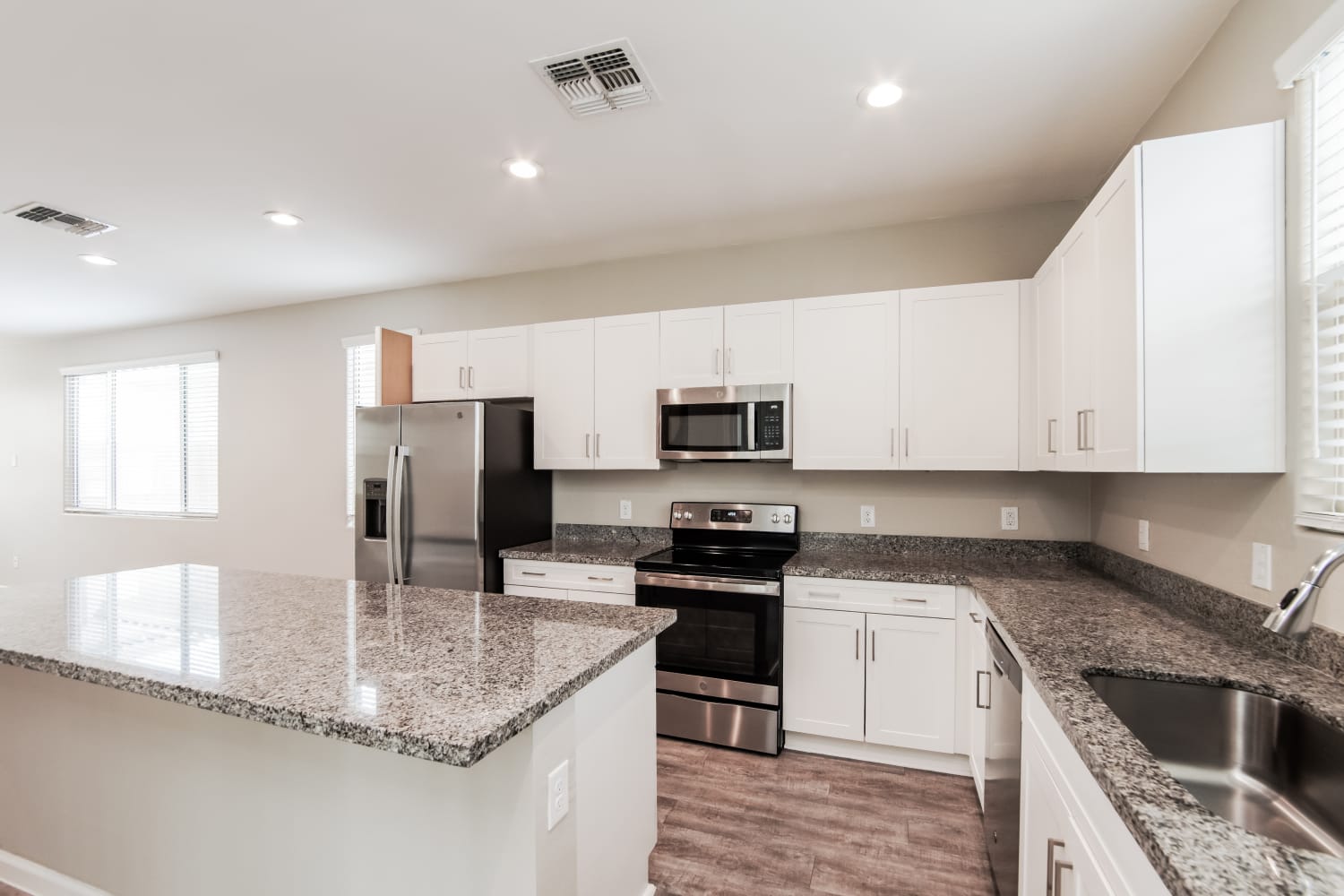 18923 W Pasadena Ave Litchfield Park photo 9