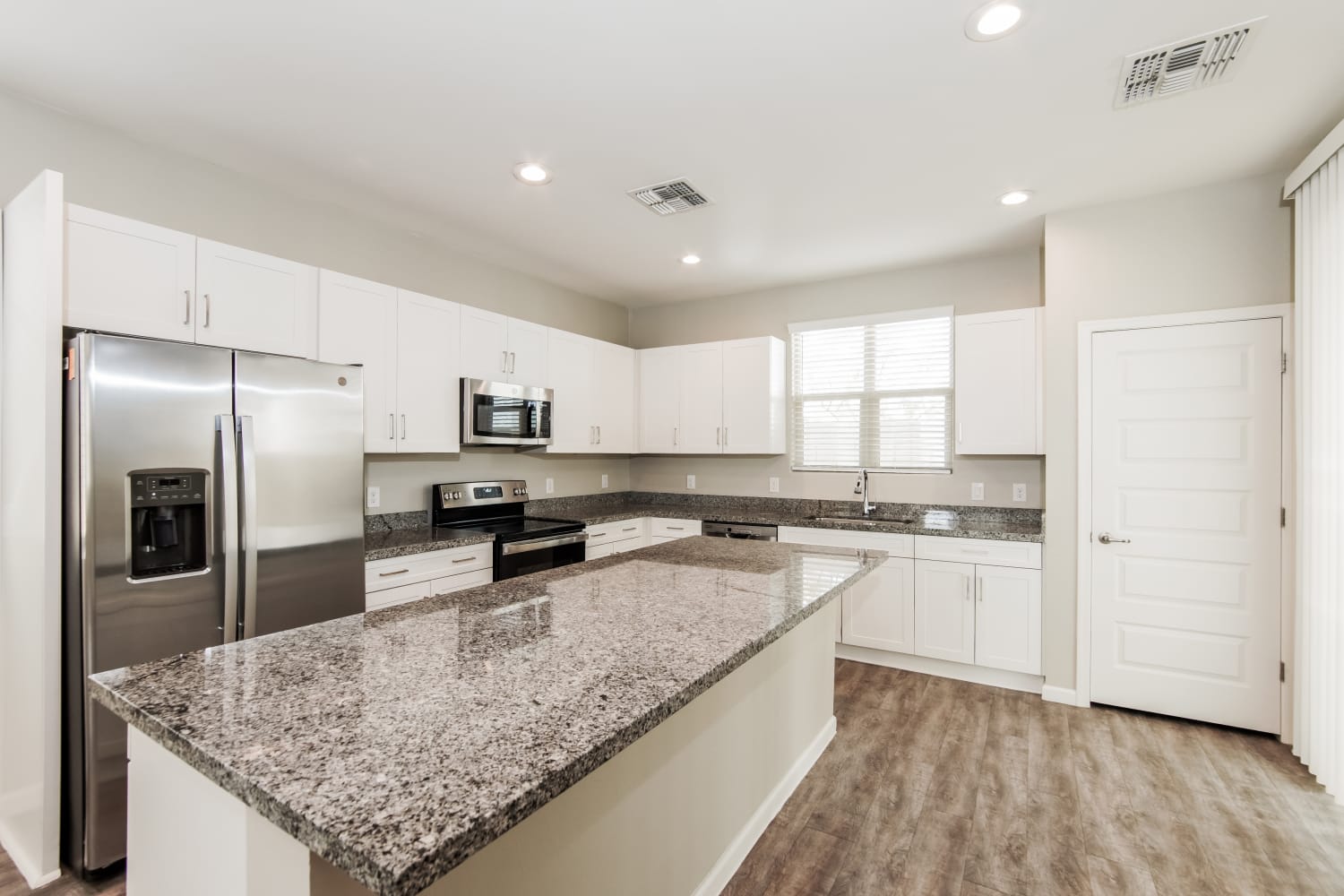 18923 W Pasadena Ave Litchfield Park photo 10