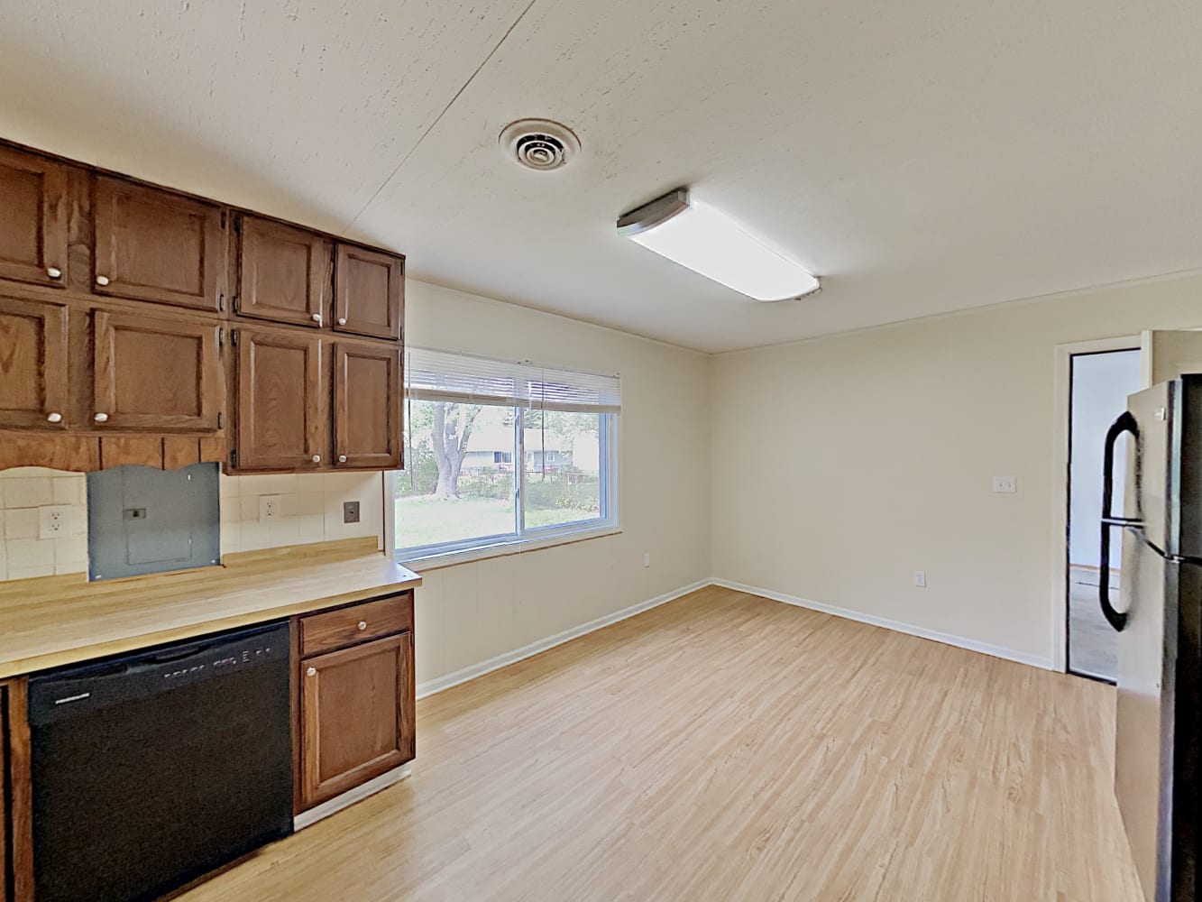 202 Mayfield Dr Streamwood photo 8