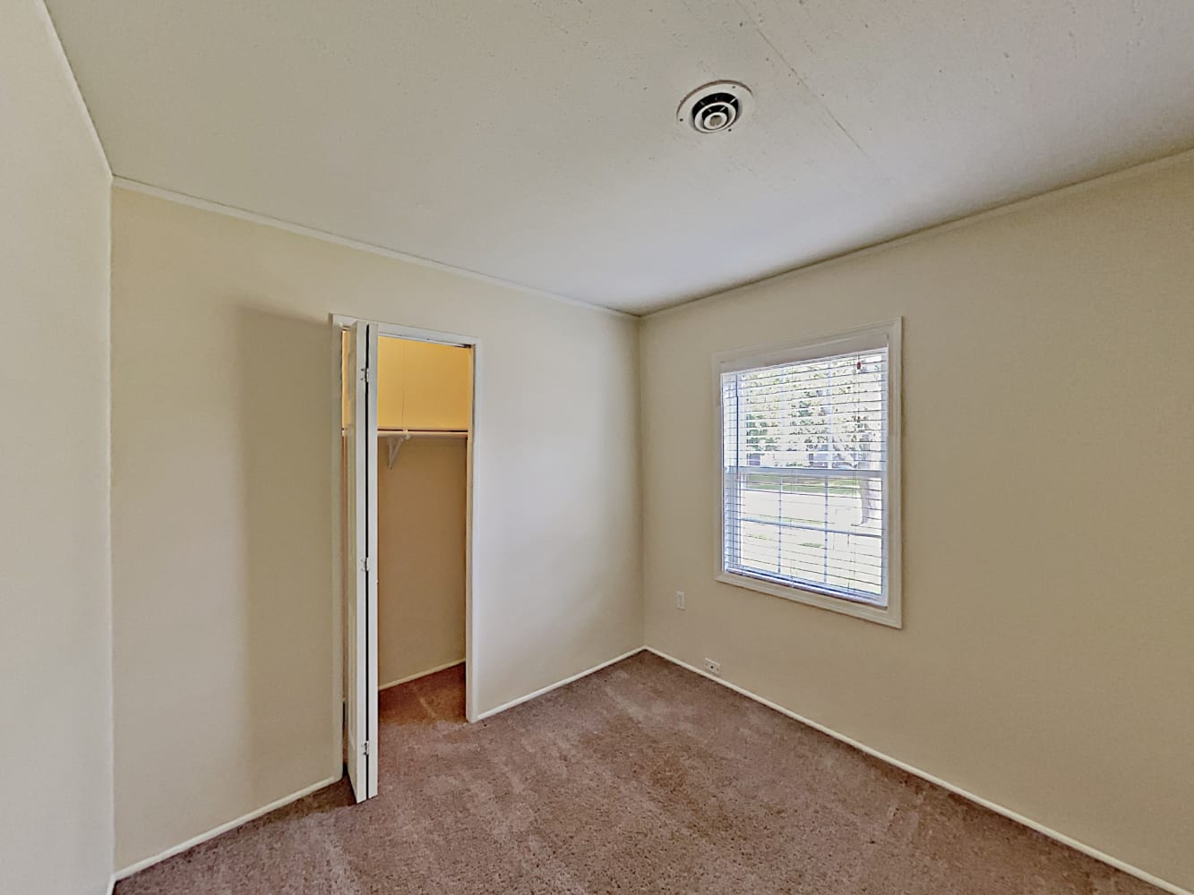 202 Mayfield Dr Streamwood photo 13