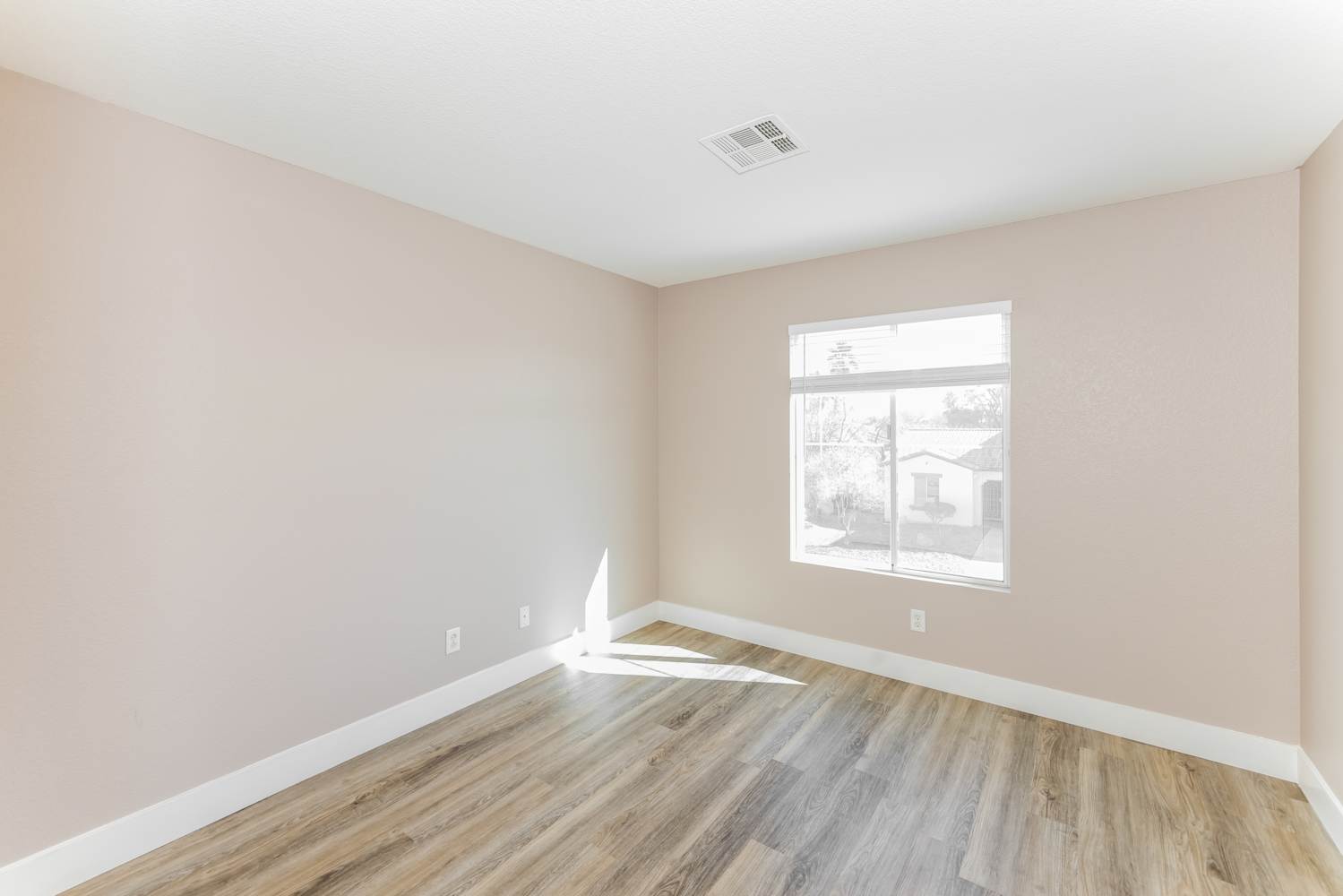 207 Malcolm St Henderson photo 9