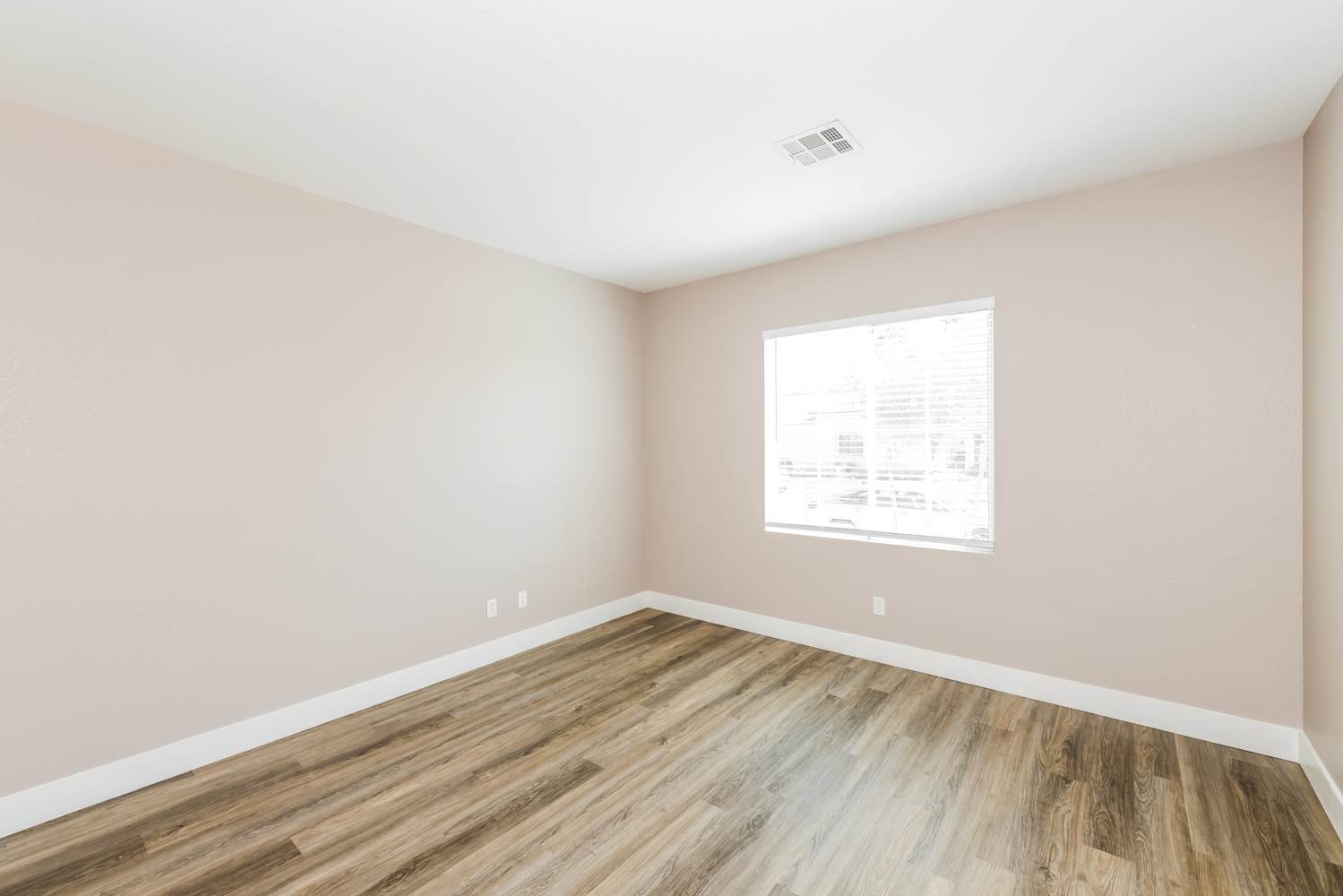207 Malcolm St Henderson photo 12