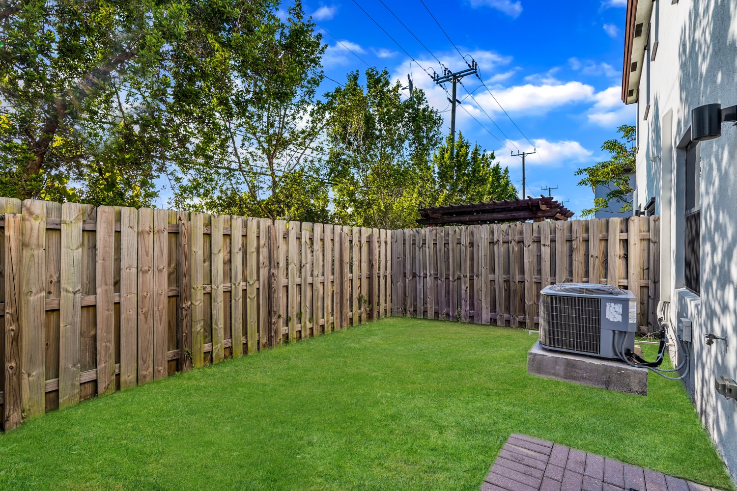 20772 Ne 2 Ct Miami photo 28
