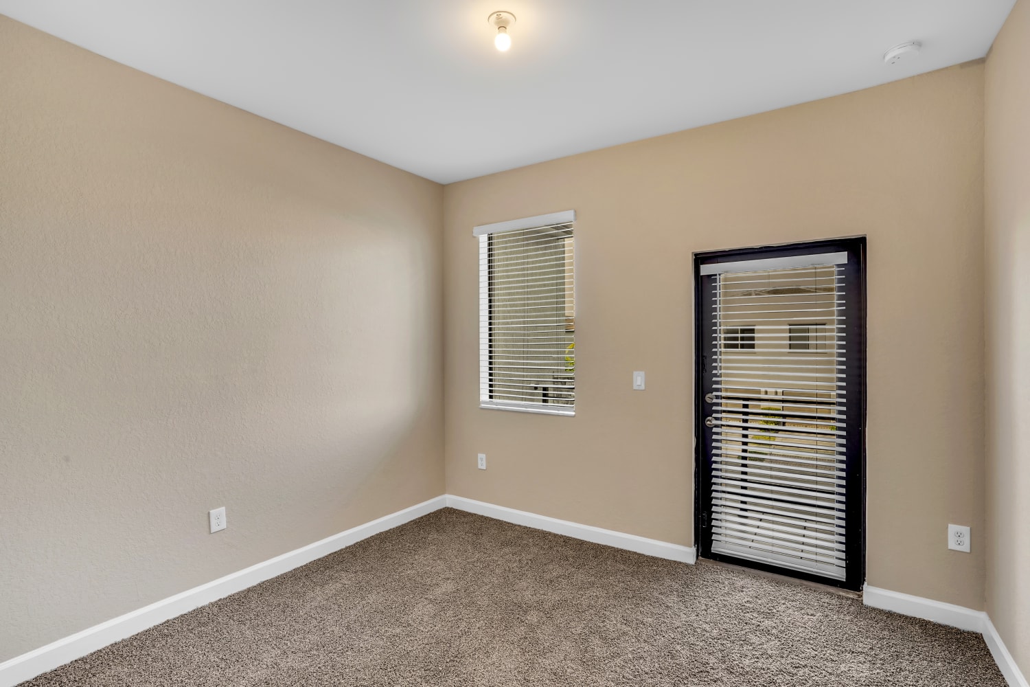 20772 Ne 2 Ct Miami photo 18