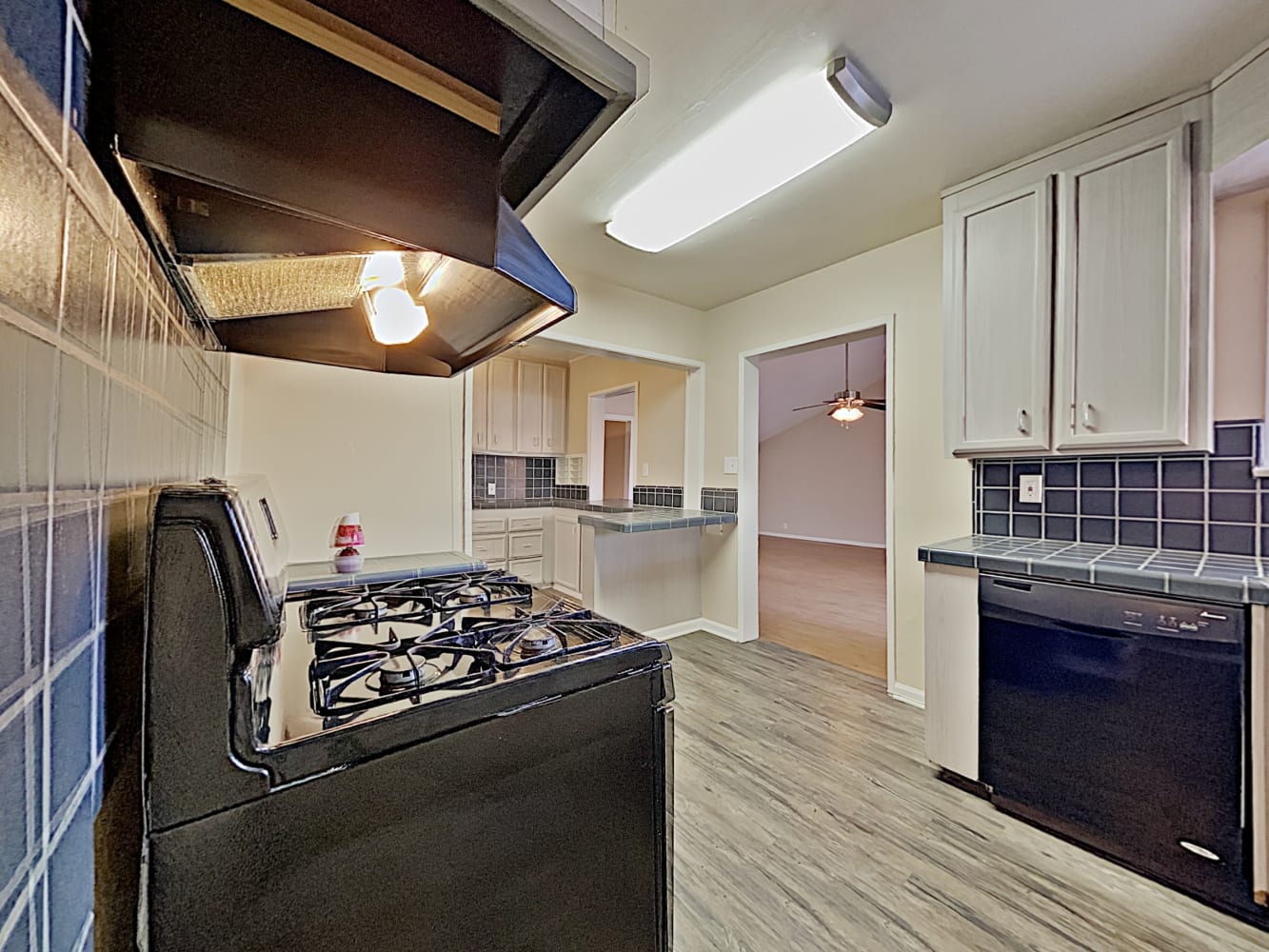 2403 W 129th St Gardena photo 7