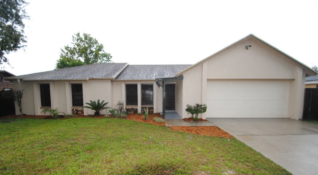 2469 Sheffield Dr Deltona photo 1