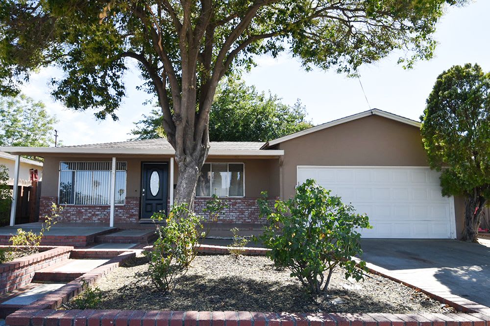 284 Yosemite Dr Pittsburg photo 1