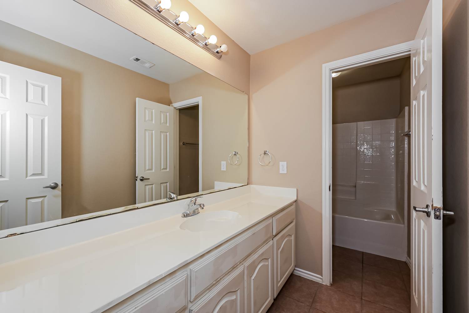 3247 Serpis Grand Prairie photo 15