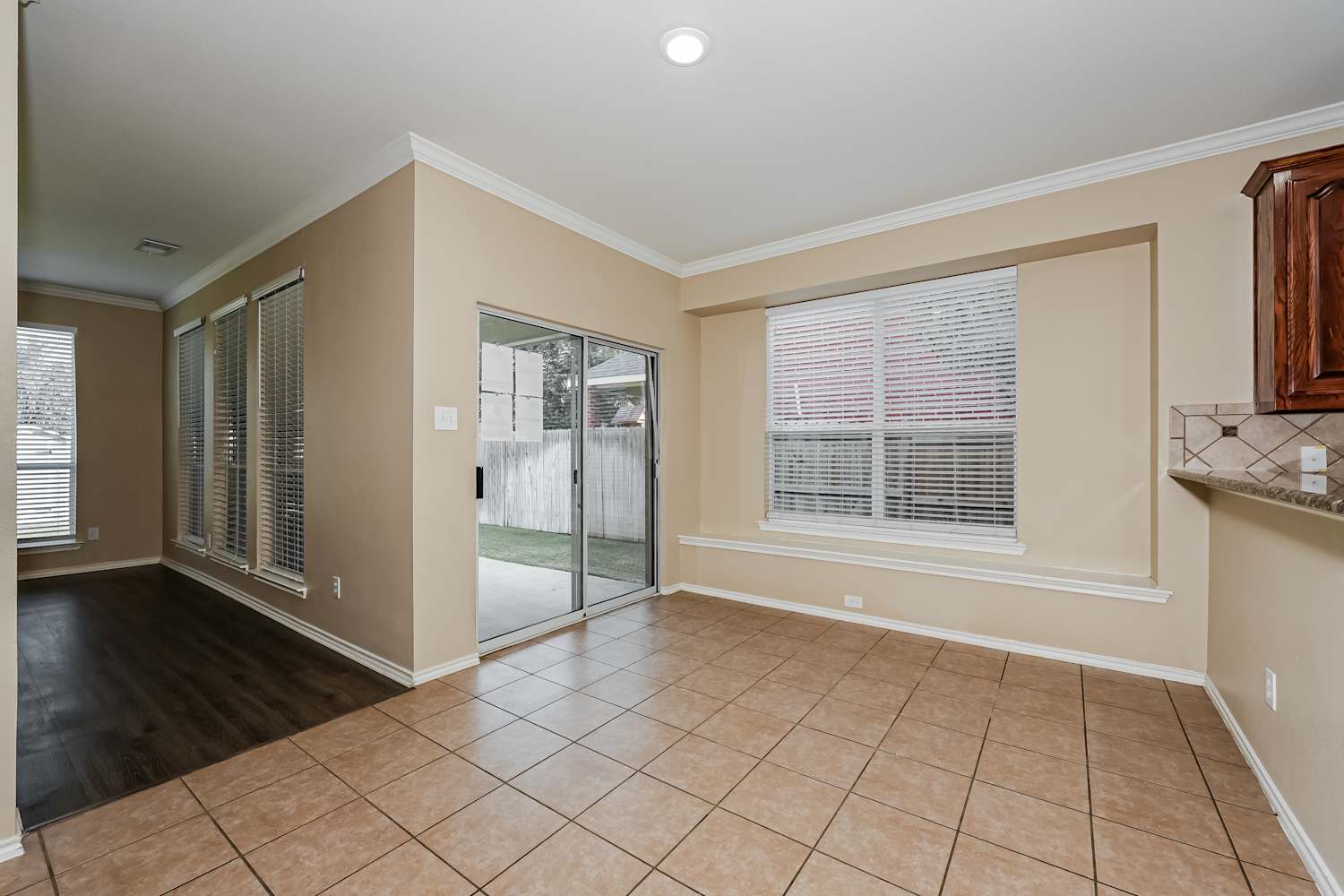 3247 Serpis Grand Prairie photo 7
