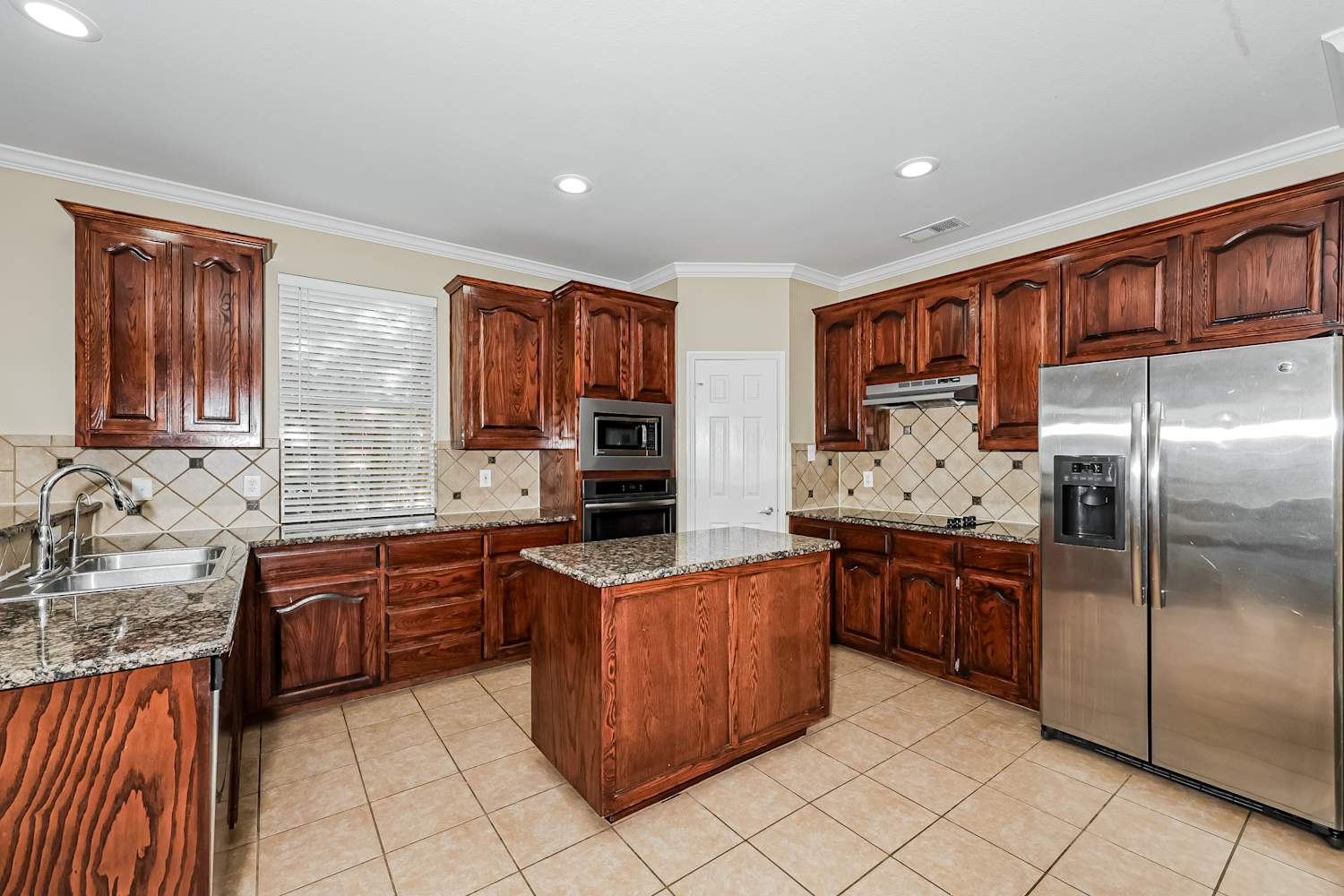 3247 Serpis Grand Prairie photo 8