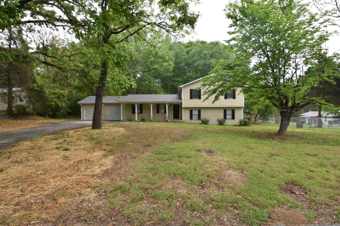 3300 Grand Central Dr, Snellville