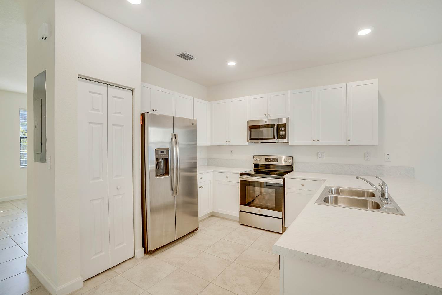 3373 W 105 Terrace Hialeah photo 7