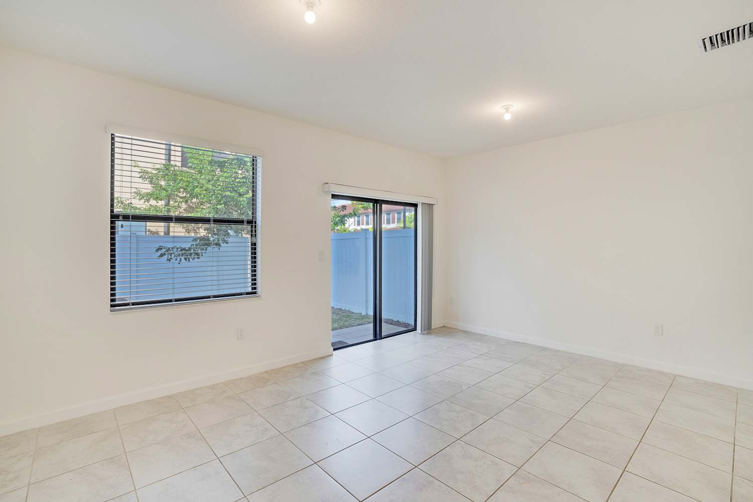 3373 W 105 Terrace Hialeah photo 10