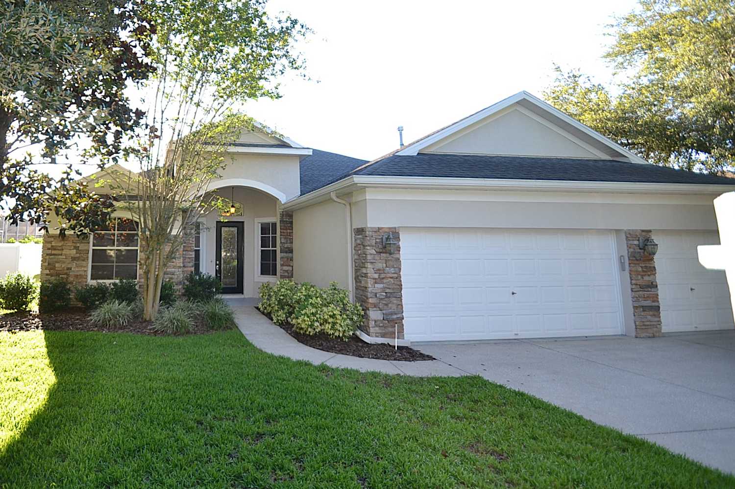 3410 Eastmonte Dr, Valrico