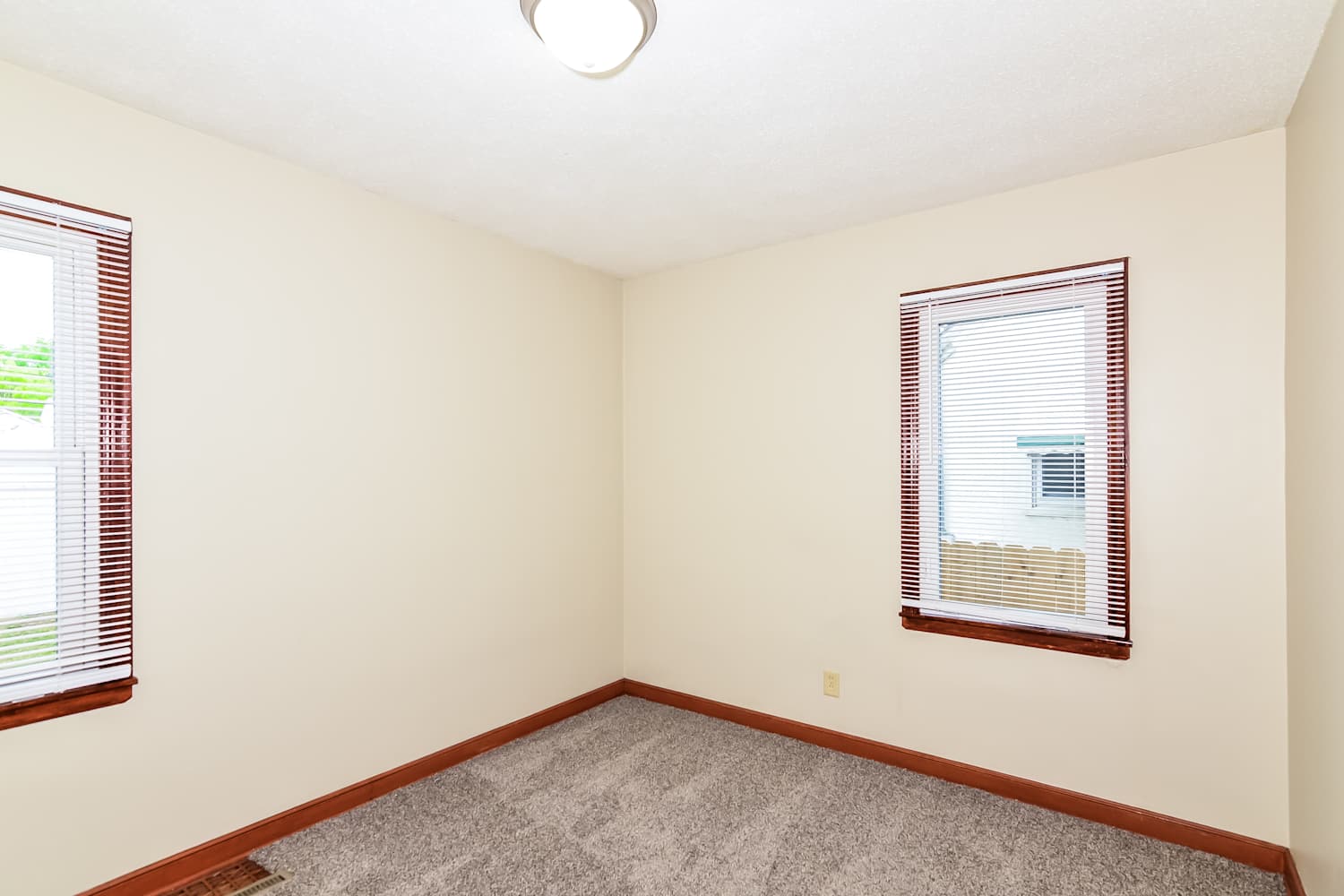 3729 Noble Ave N Robbinsdale photo 11