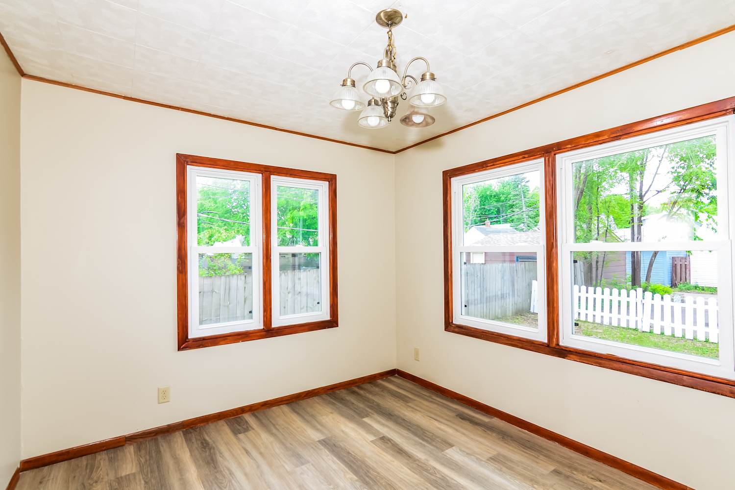 3729 Noble Ave N Robbinsdale photo 9