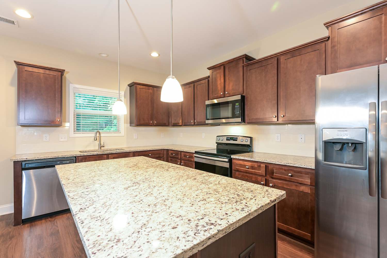 378 White Trillium Dr Hoschton photo 8