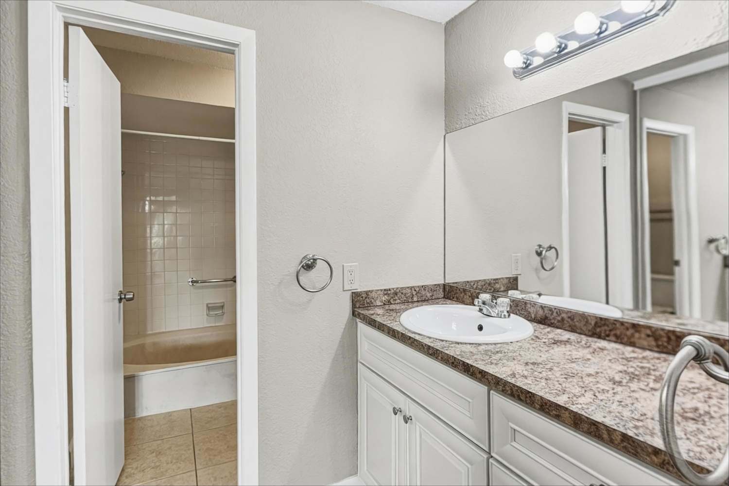 381 Wildwood Ln E Deerfield Beach photo 13