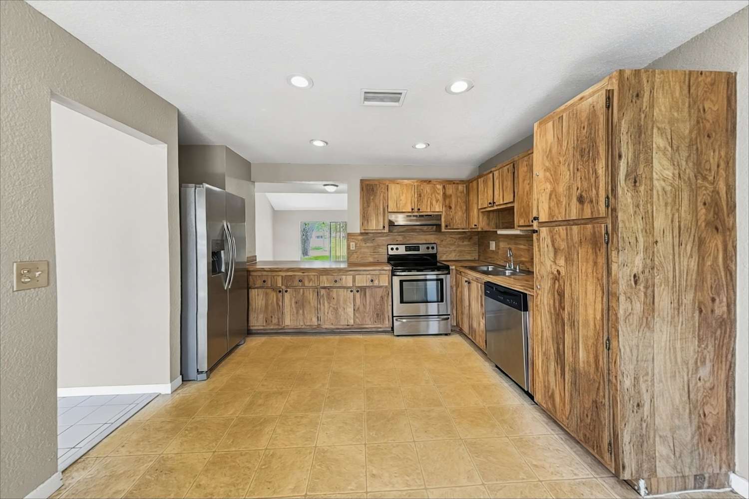 381 Wildwood Ln E Deerfield Beach photo 8