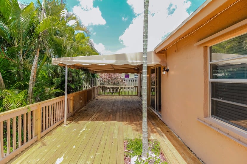 3944 NW 2nd Ct Deerfield Beach photo 11