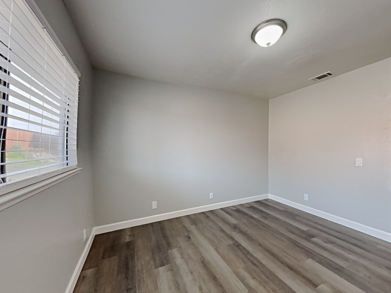 411 Union Ct Roseville photo 10