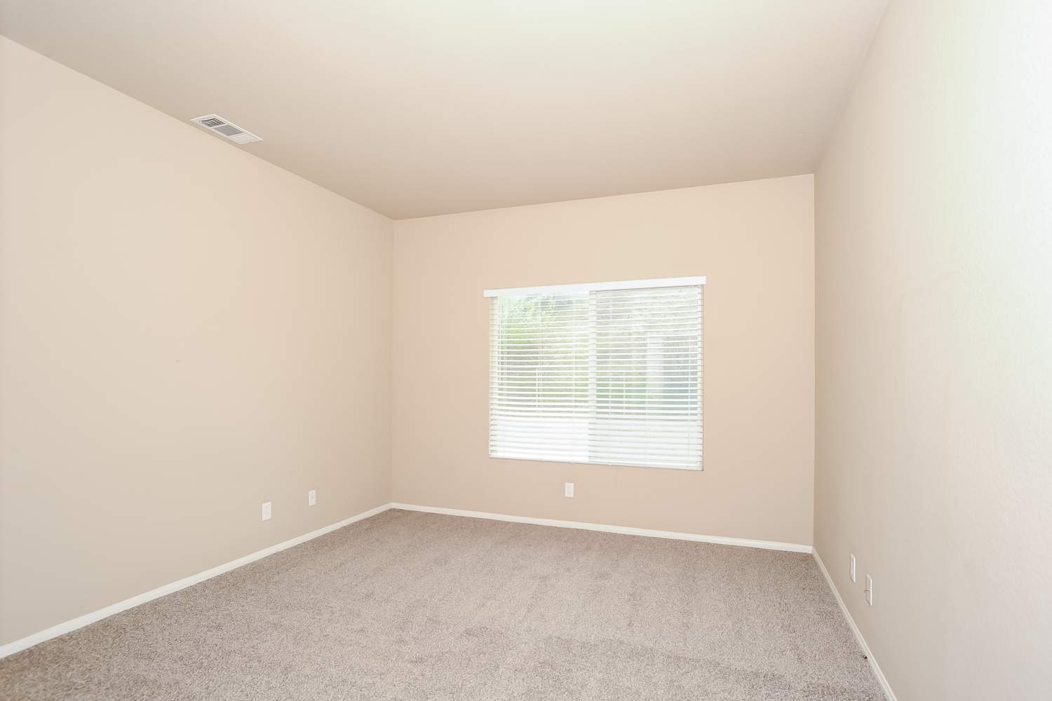 4208 Sungate Dr Palmdale photo 12