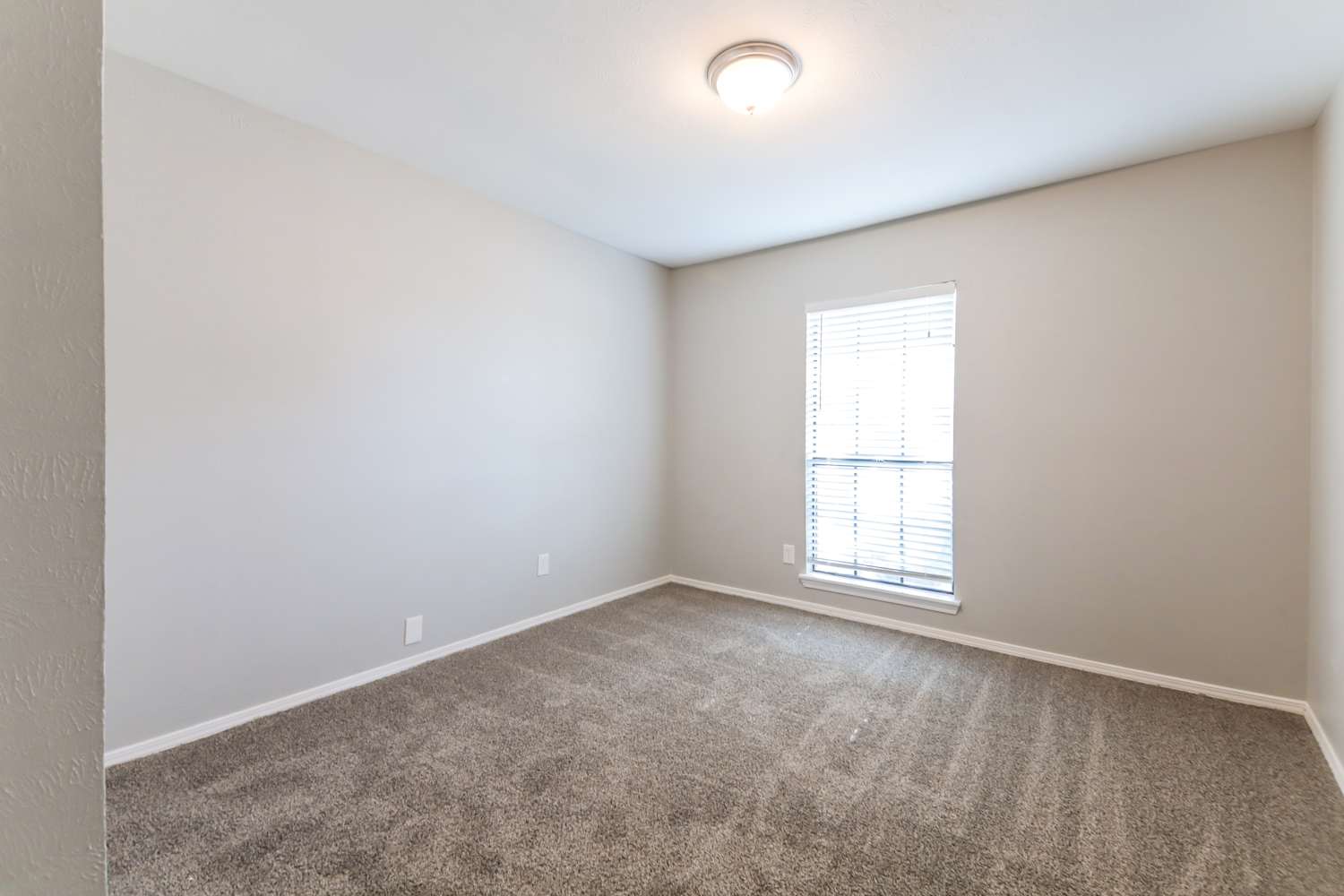 421 Kingsbridge Dr Garland photo 13