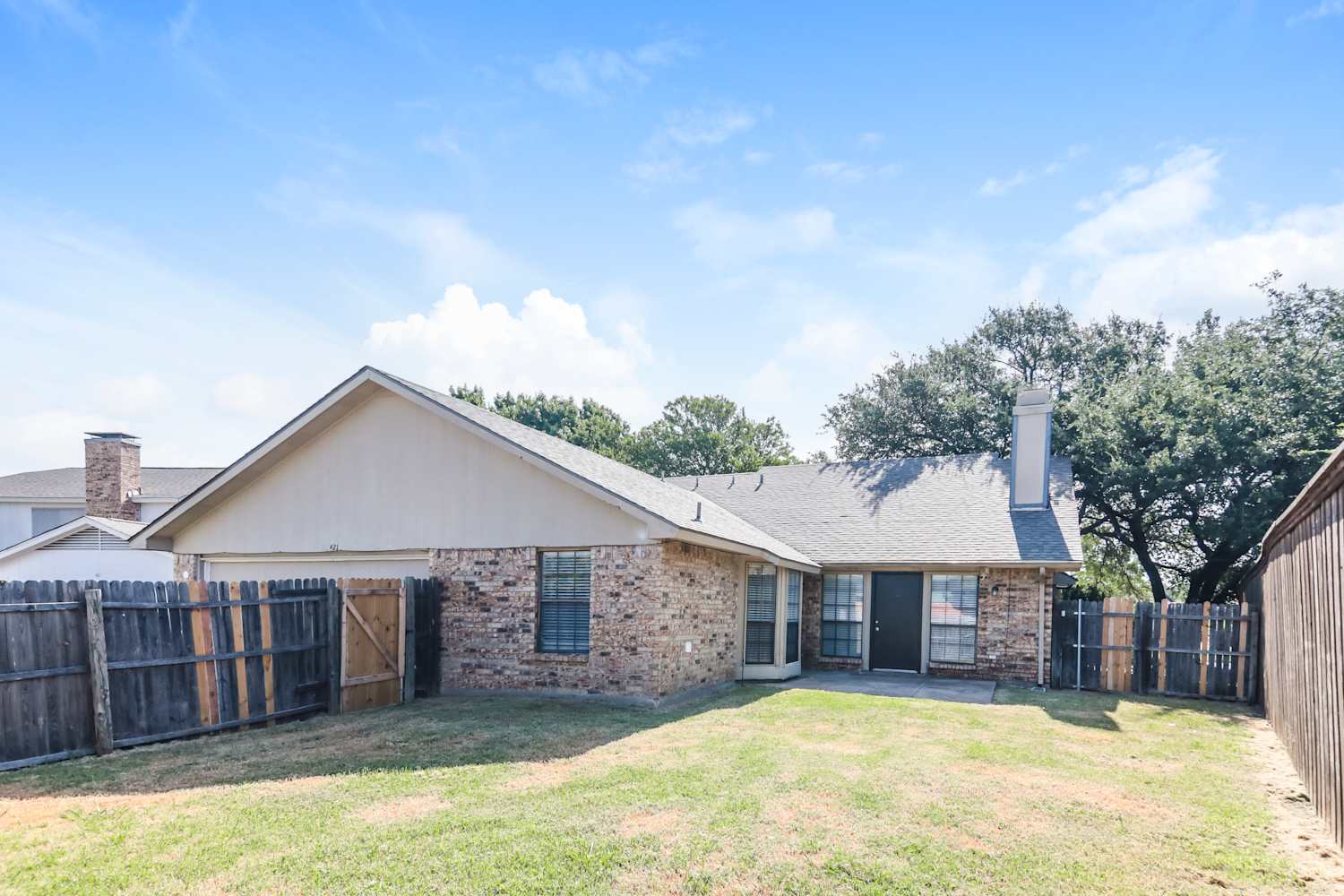 421 Kingsbridge Dr Garland photo 16