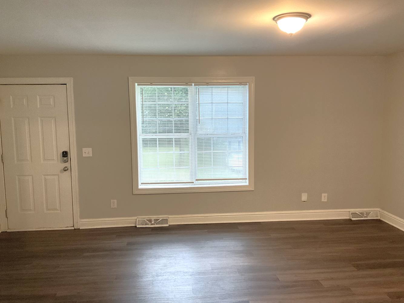 5217 Milhaven Ln Charlotte photo 3