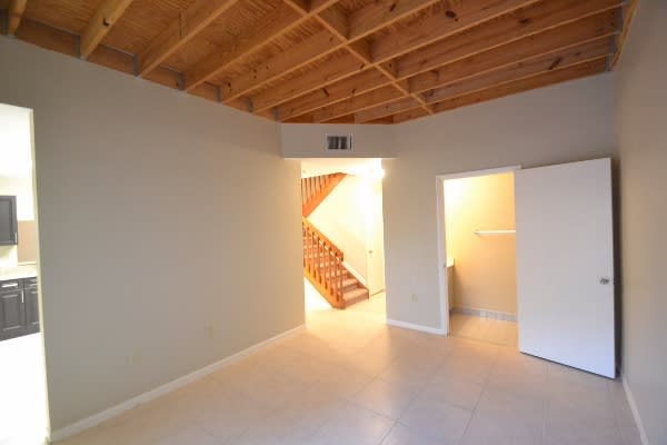 531 NW 207th Ter Pembroke Pines photo 4