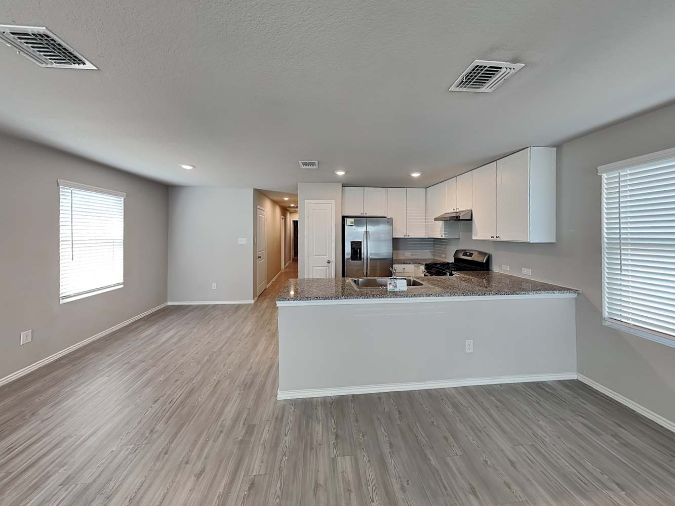 5437 Verdugos Pl San Antonio photo 4