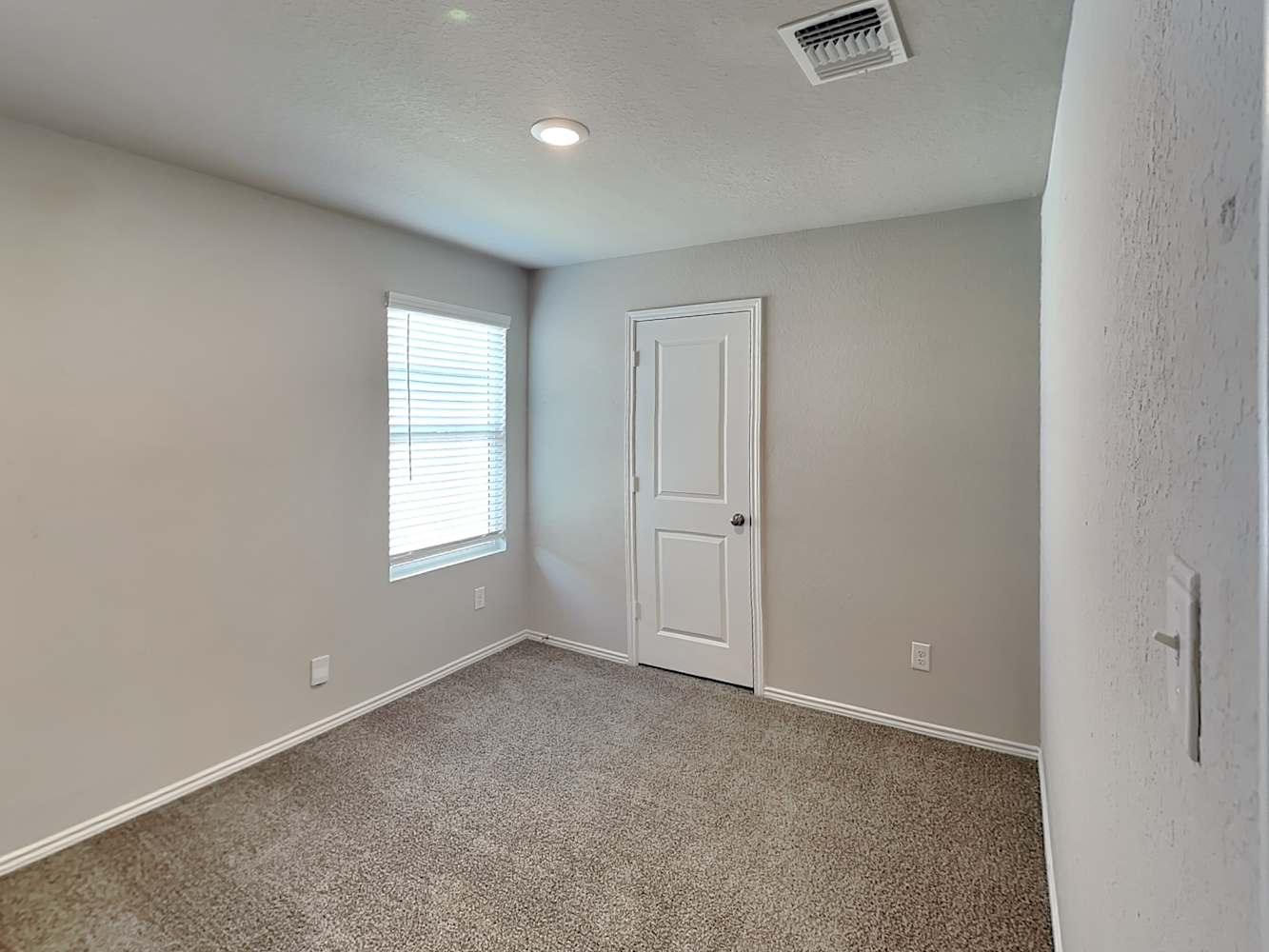 5437 Verdugos Pl San Antonio photo 14