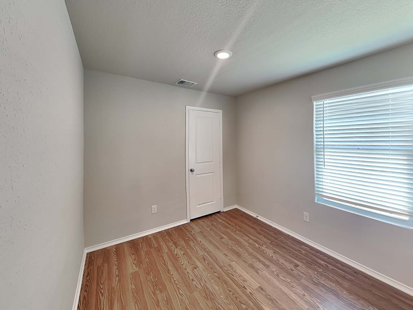 5445 Verdugos Pl San Antonio photo 12