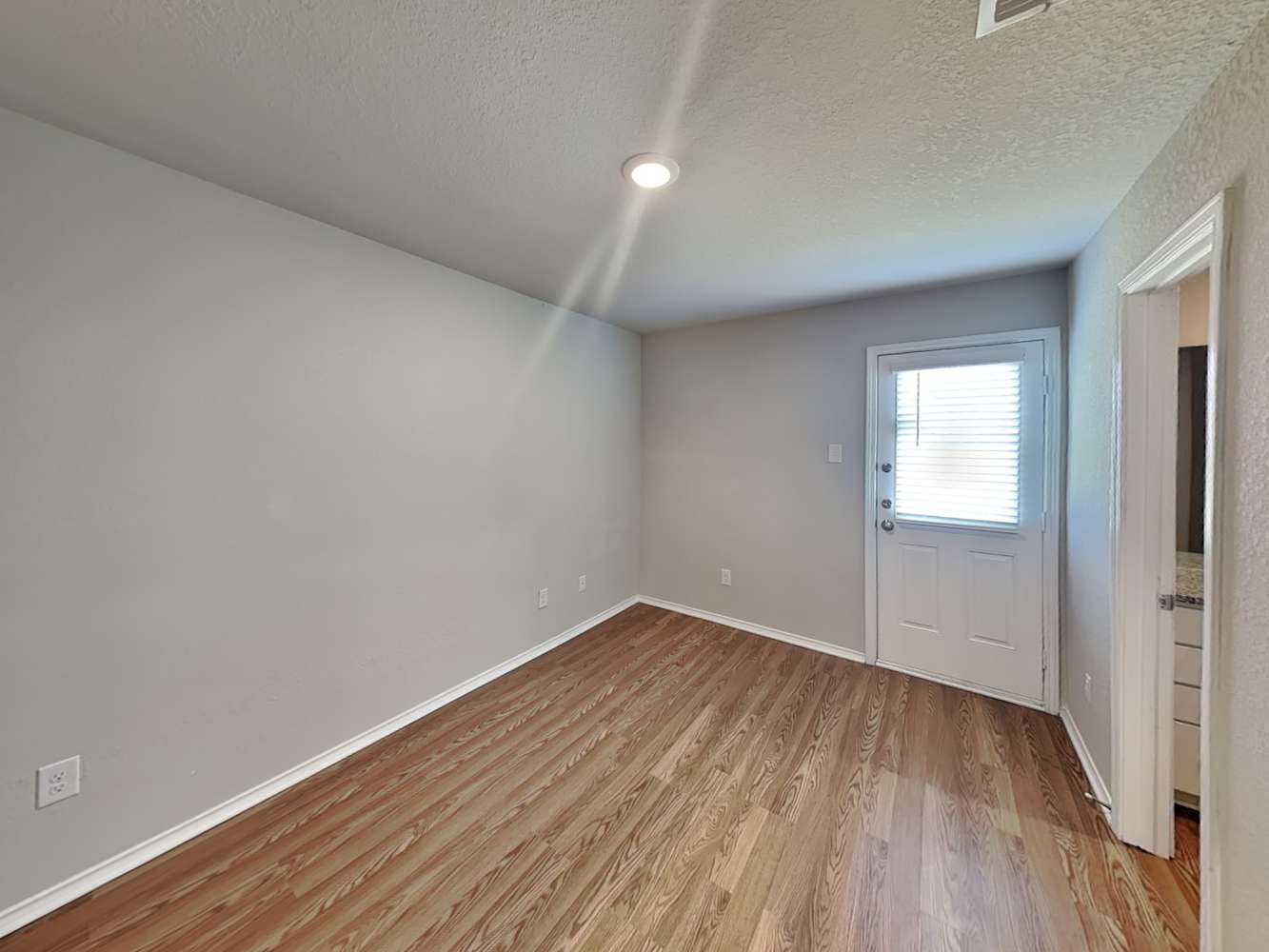 5445 Verdugos Pl San Antonio photo 7
